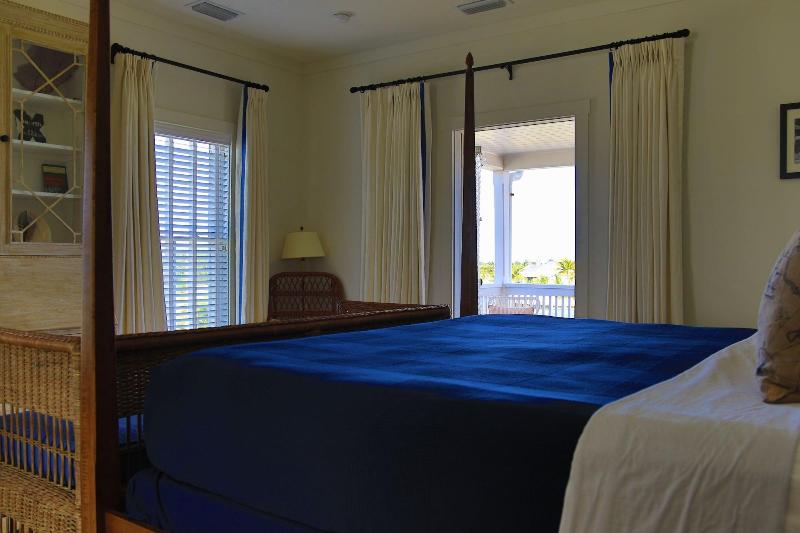 The Sandpiper Inn Cottages image