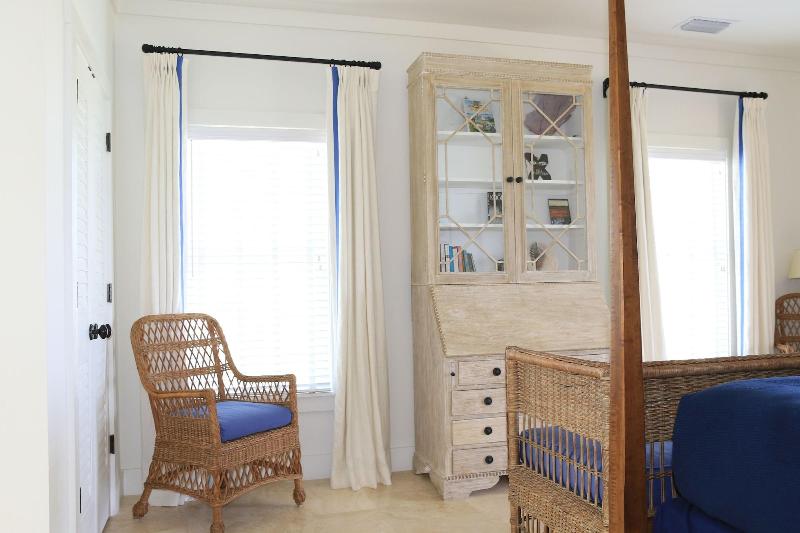 The Sandpiper Inn Cottages image