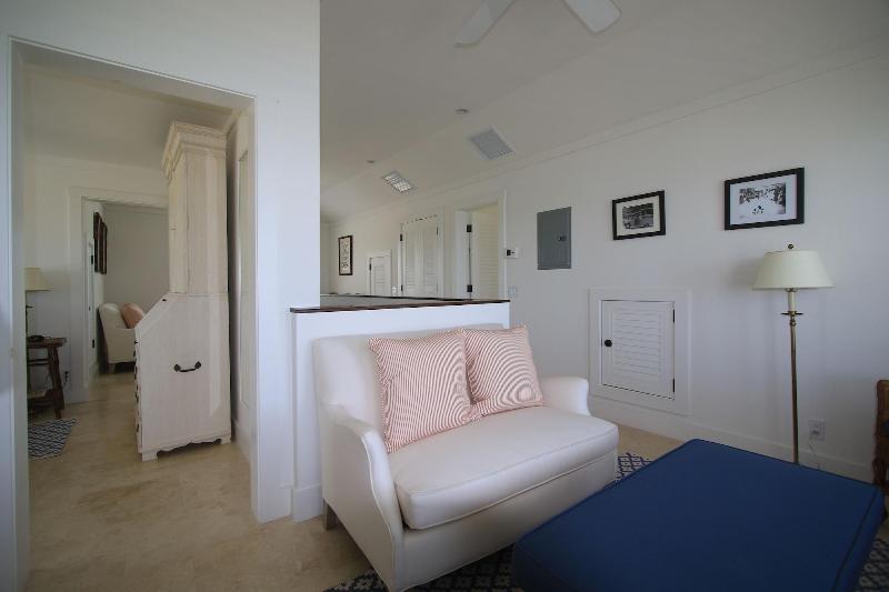 The Sandpiper Inn Cottages image