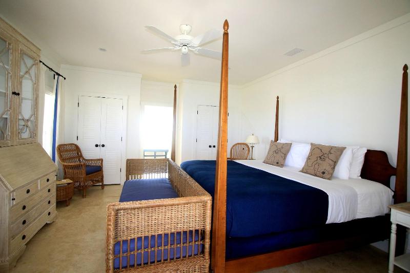 The Sandpiper Inn Cottages image