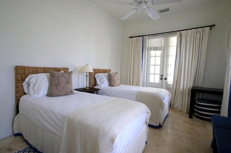 The Sandpiper Inn Cottages image