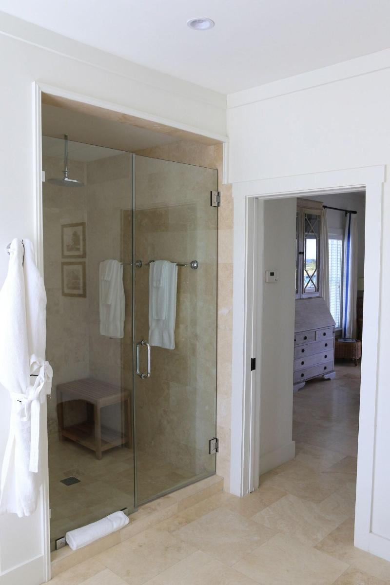 The Sandpiper Inn Cottages image