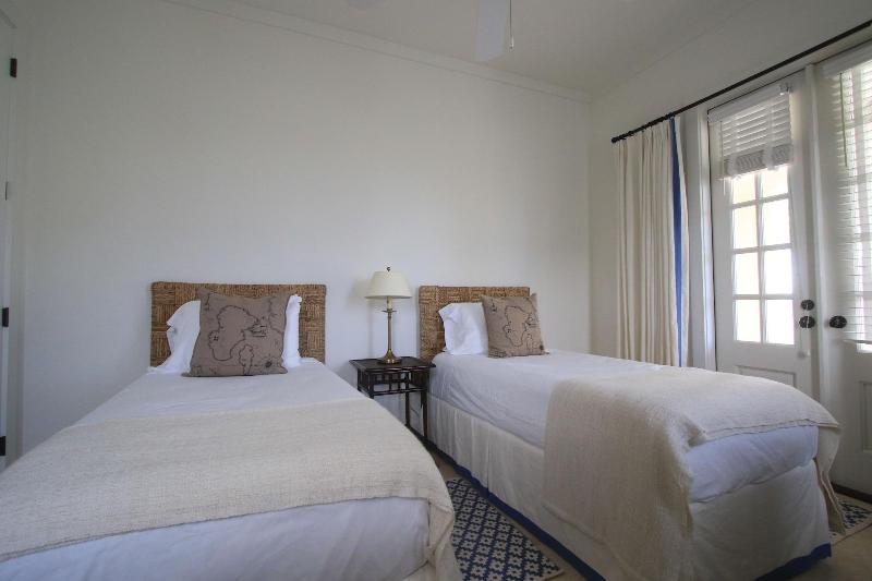The Sandpiper Inn Cottages image
