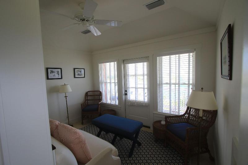 The Sandpiper Inn Cottages image