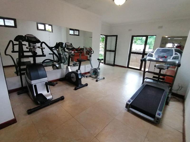 Villa 33 image