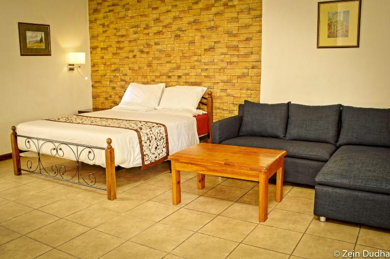 Villa 33 image