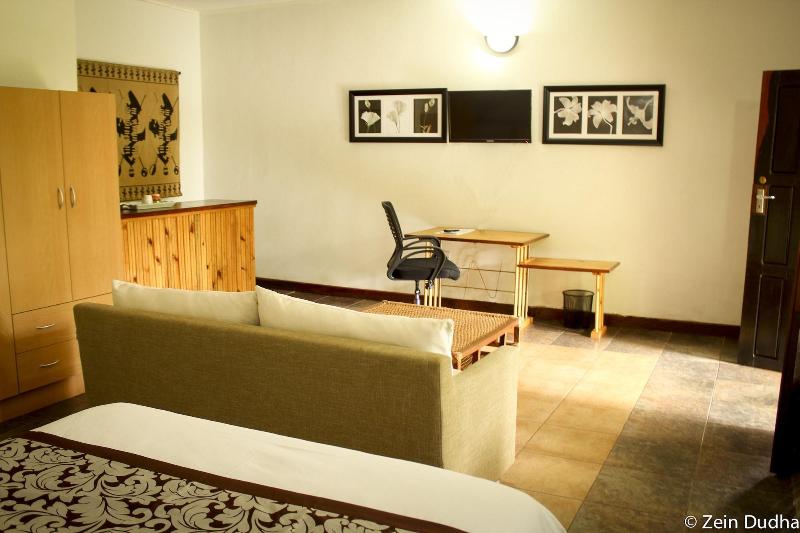 Villa 33 image