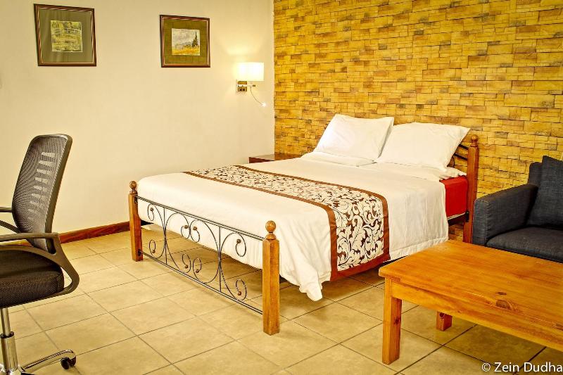 Villa 33 image