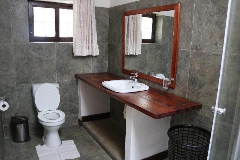 Villa 33 image