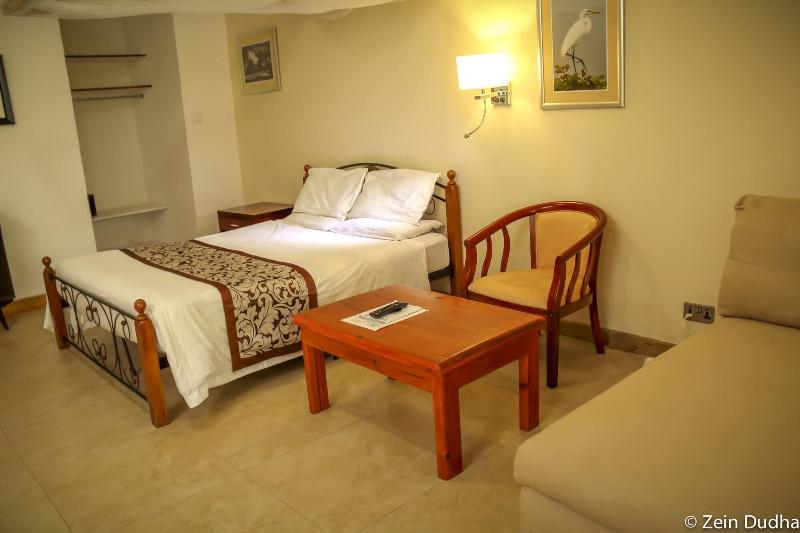 Villa 33 image