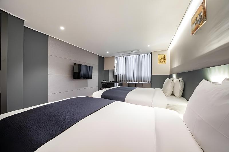 R B Business Hotel image