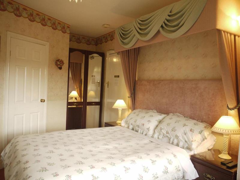 Moonraker House image