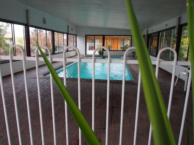 Majestic Motel