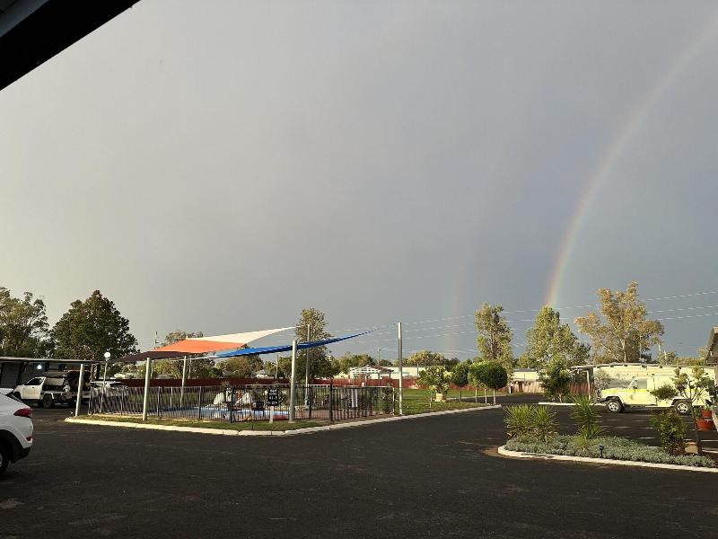 Silver Oaks Motel image