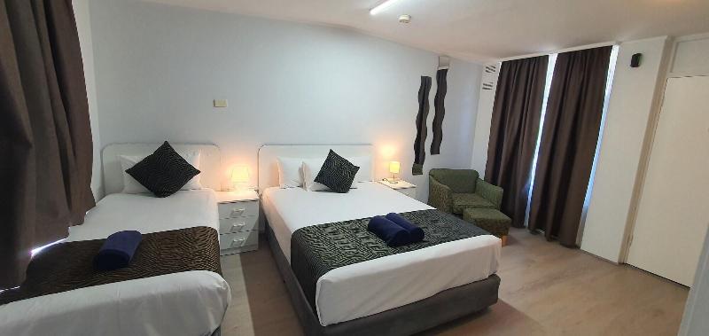 Silver Oaks Motel image