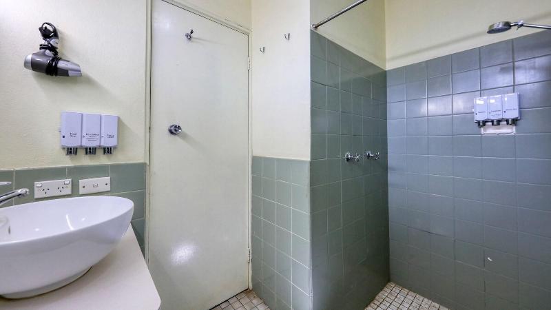 Silver Oaks Motel image