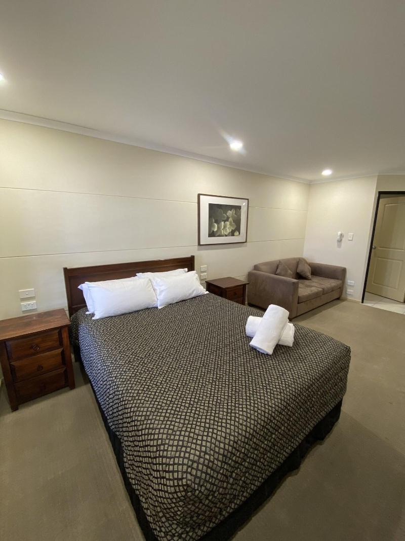 Balranald Club Motel image