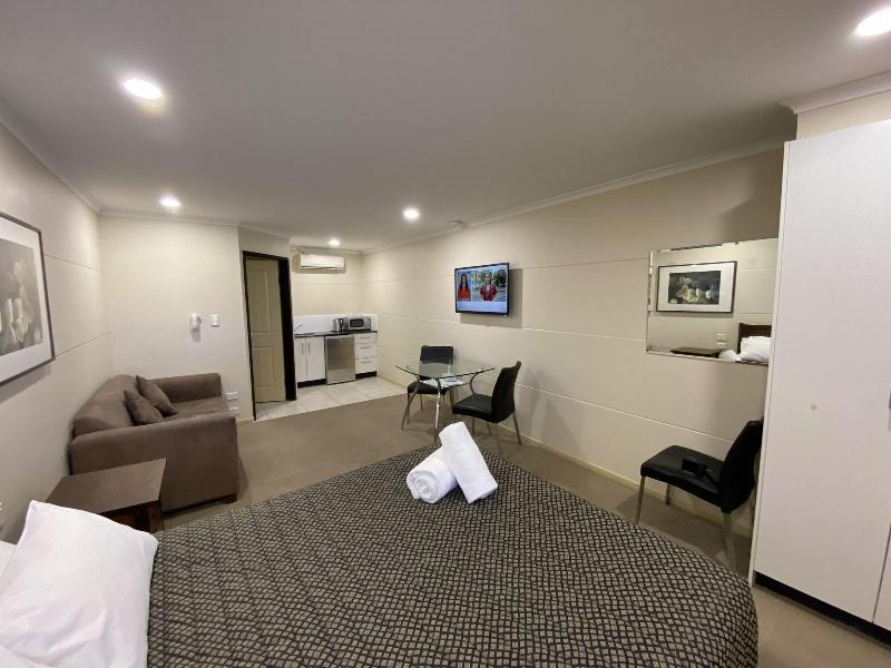 Balranald Club Motel image