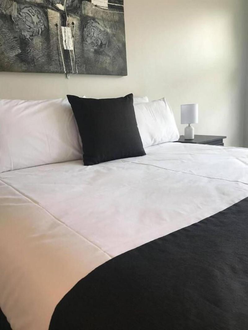 Guiding Star Hotel image