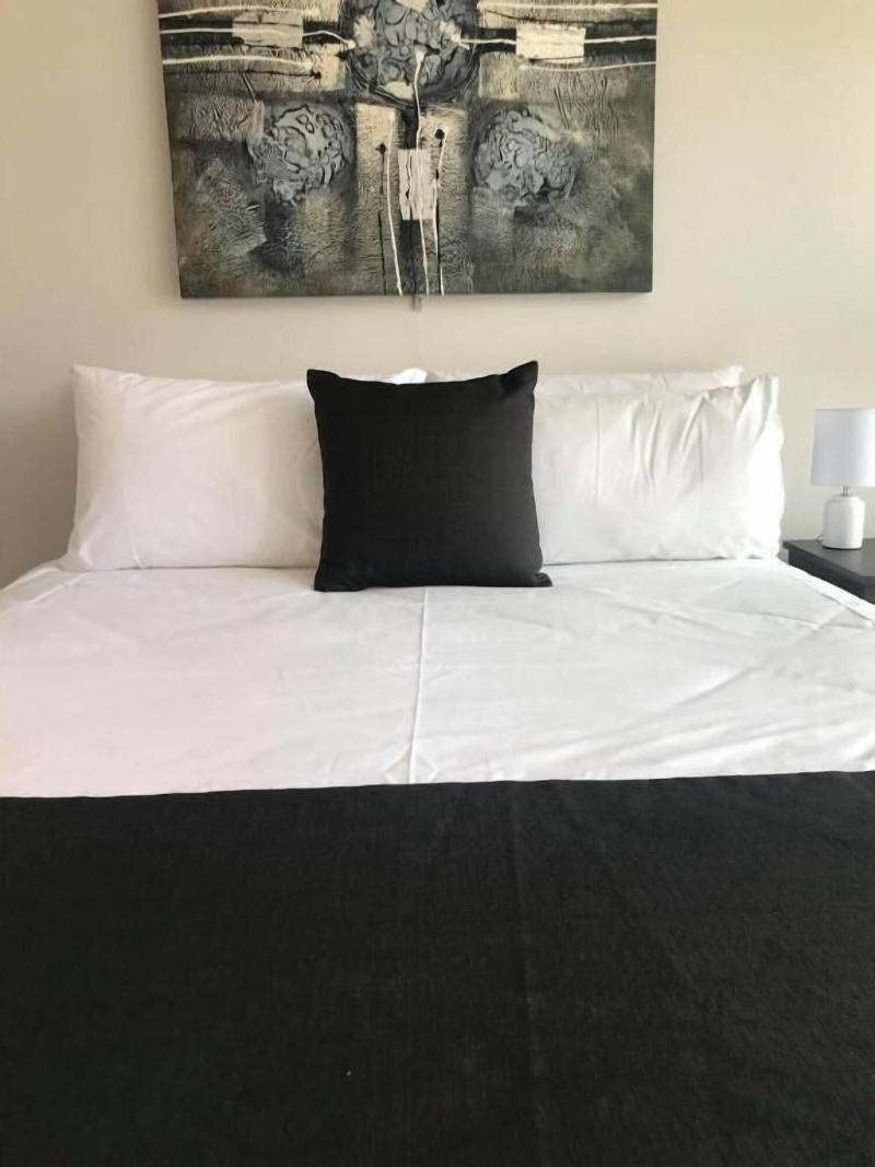 Guiding Star Hotel image