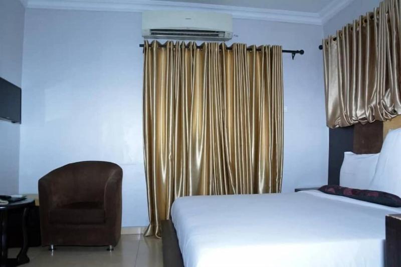 Hotel Di Elegante image