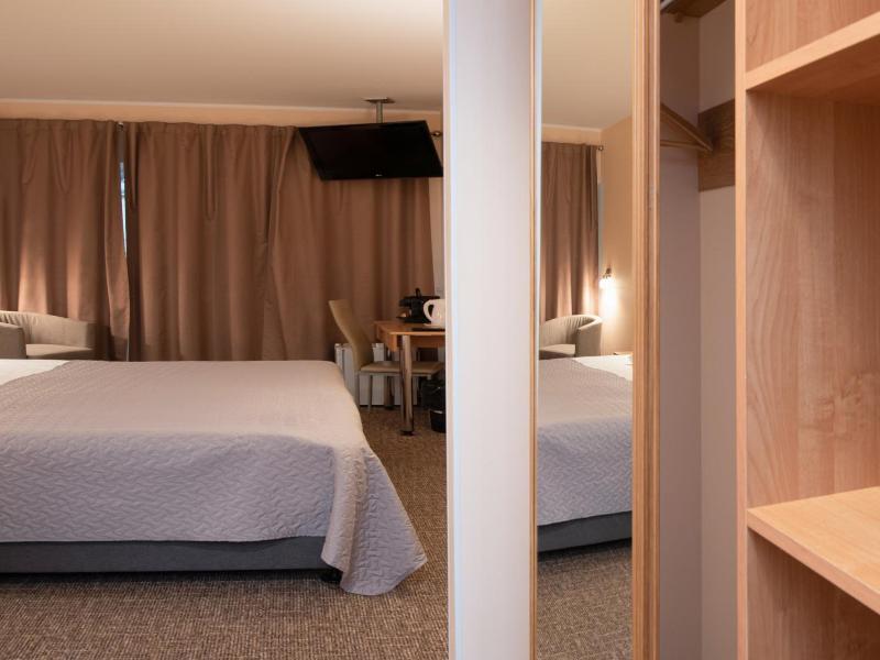 Hotel Yes image