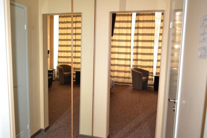 Hotel Yes image