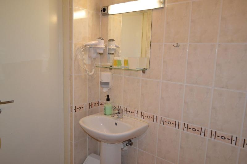 Hotel Yes image