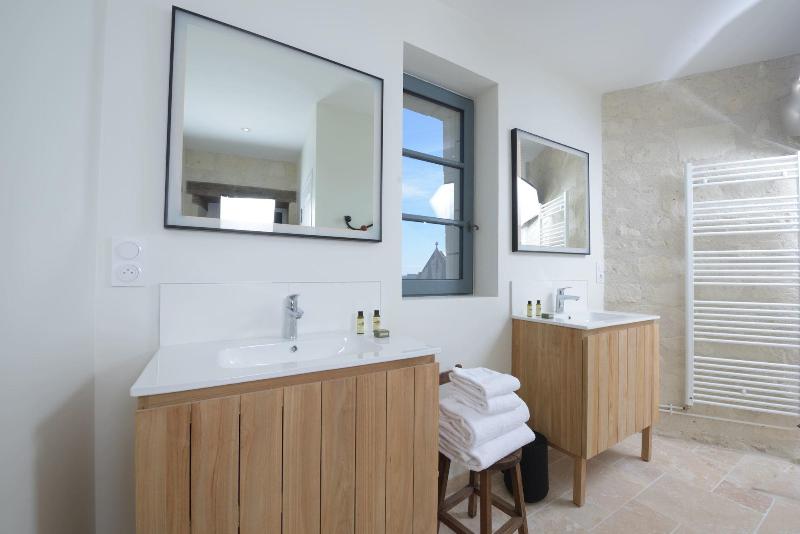 Les Suites Du Cha Teau image