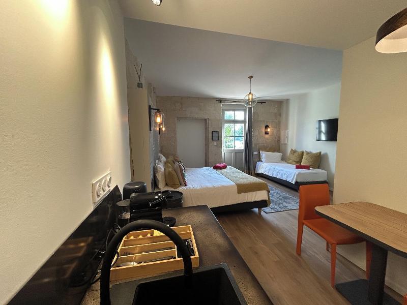 Les Suites Du Cha Teau image