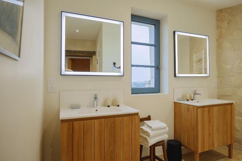 Les Suites Du Cha Teau image