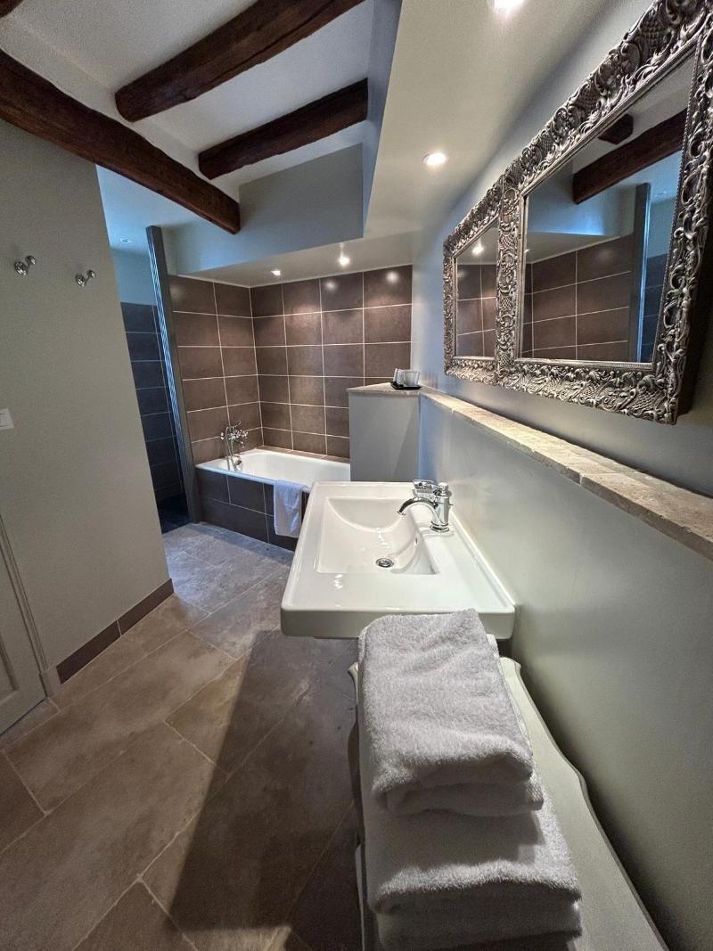 Les Suites Du Cha Teau image