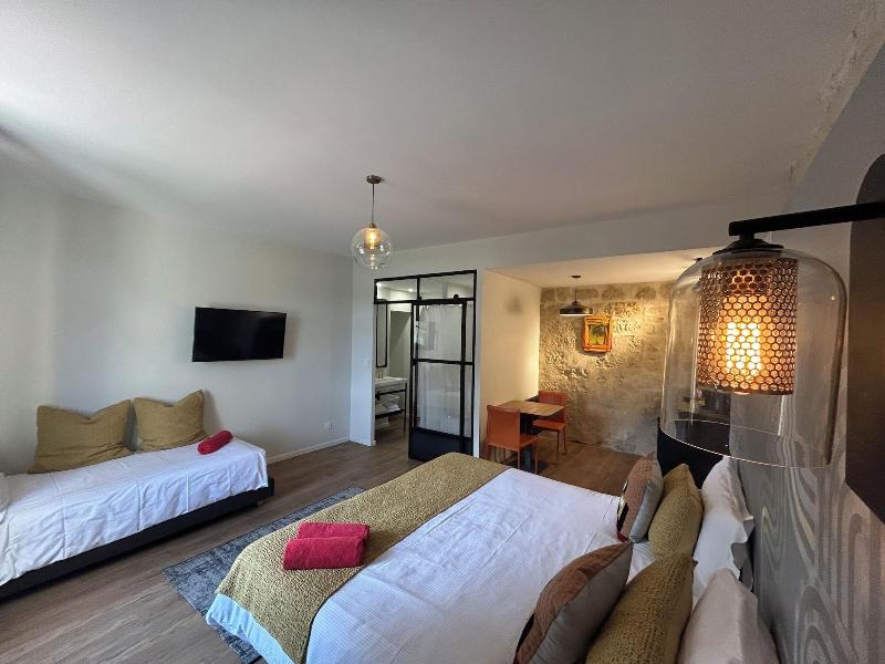 Les Suites Du Cha Teau image
