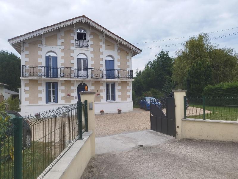 Chambre D Ha Tes Montplaisir image