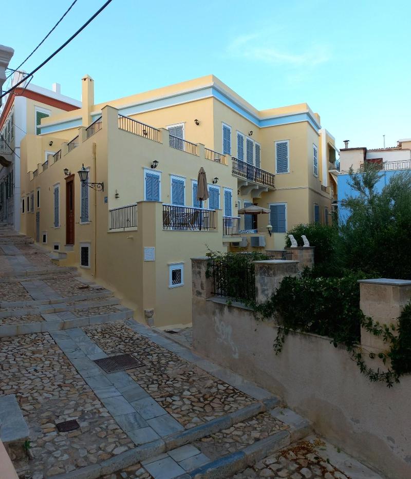 Antouanetta Apartments image