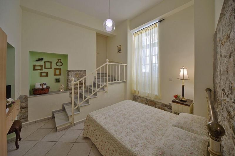 Antouanetta Apartments image