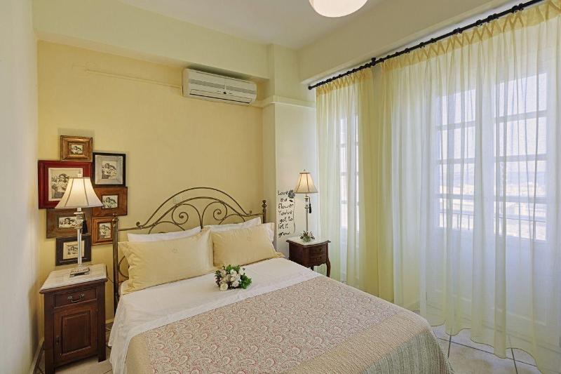 Antouanetta Apartments image