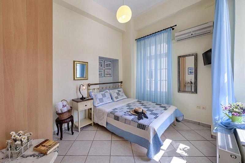 Antouanetta Apartments image
