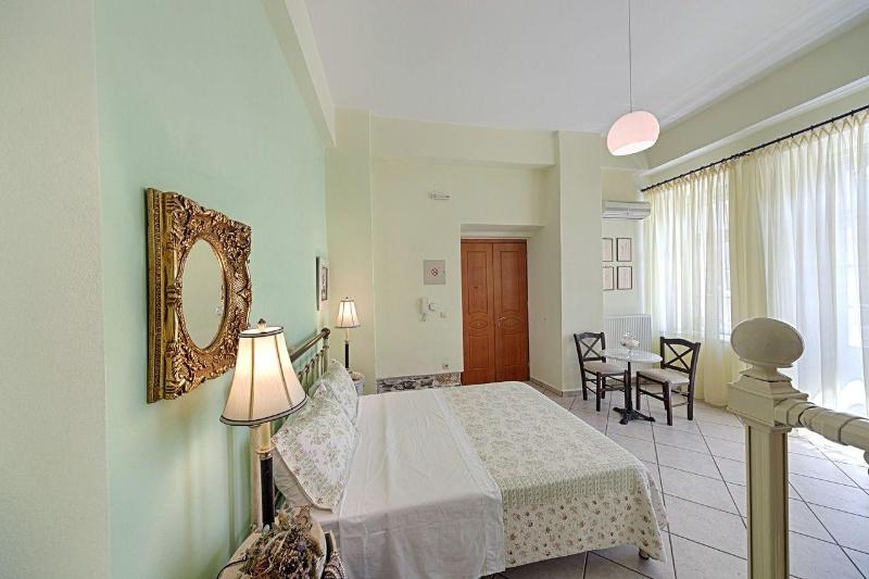 Antouanetta Apartments image