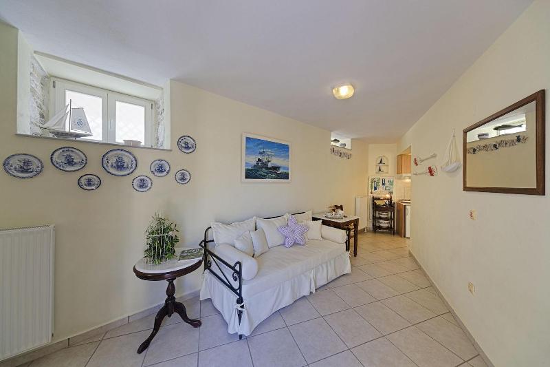 Antouanetta Apartments image
