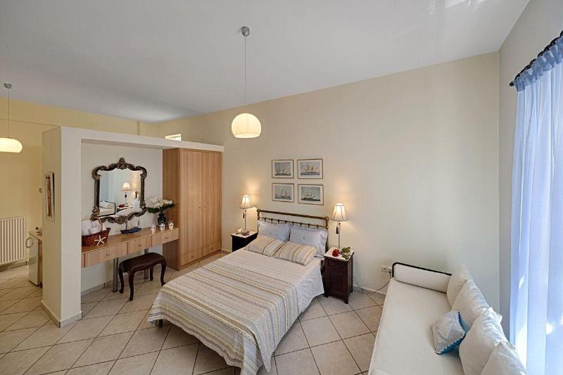 Antouanetta Apartments image