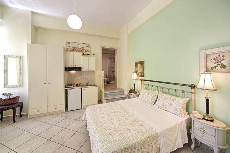 Antouanetta Apartments image