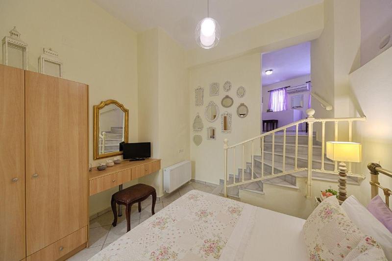 Antouanetta Apartments image