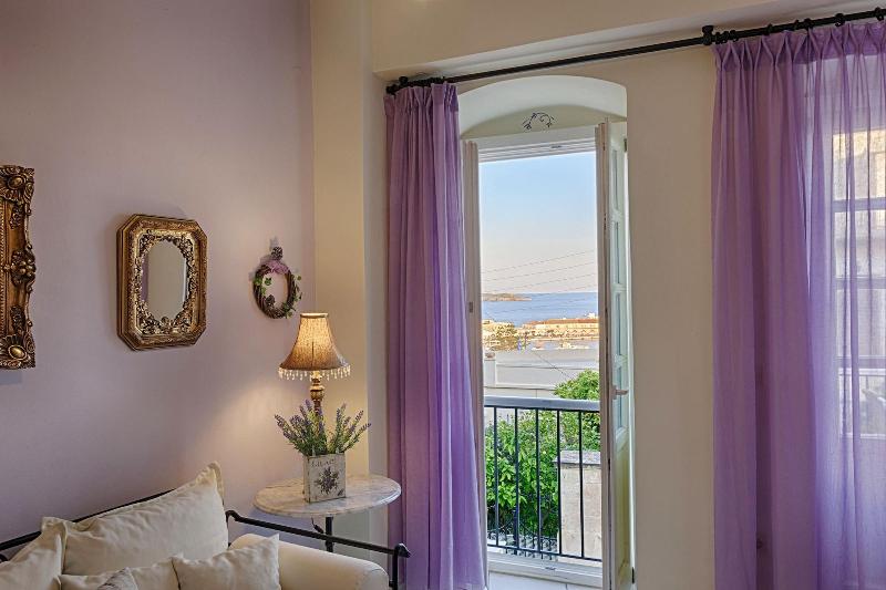 Antouanetta Apartments image