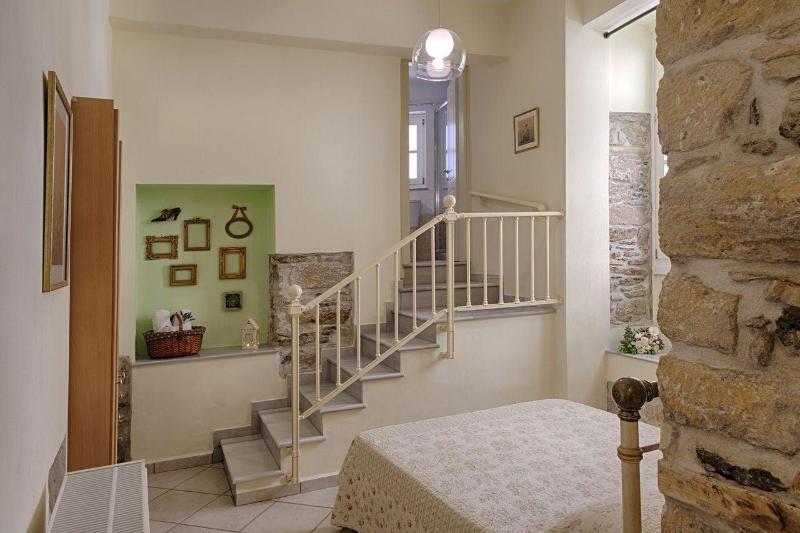 Antouanetta Apartments image
