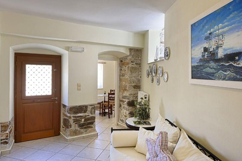 Antouanetta Apartments image