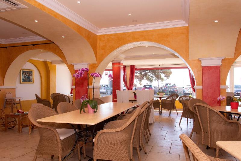 Hotel Spa La Villa image