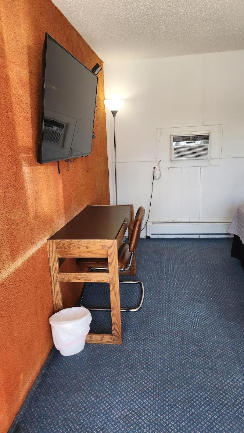 Golden Arrow Motel image
