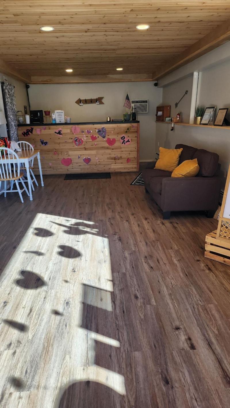 Golden Arrow Motel image