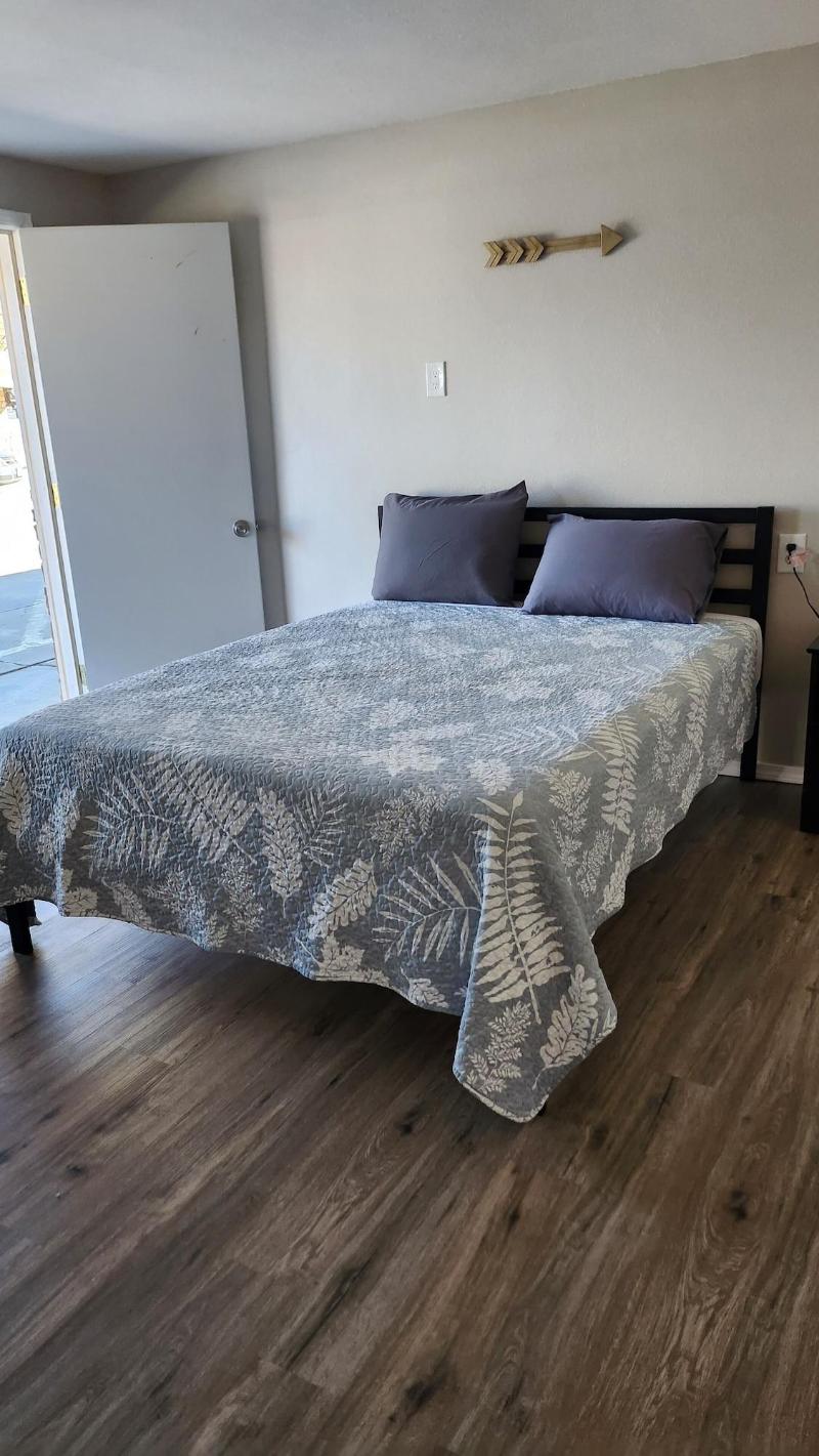 Golden Arrow Motel image